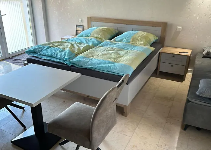 Appartamento Alte Baeckerei Hinterhaus Alte Baeckerei Am Flughafen - Messe *